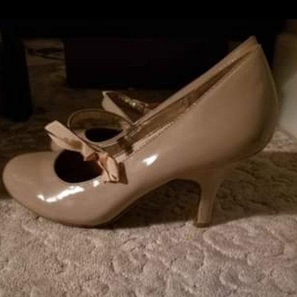 Women's Mary Jane pumps - Picture 5 of 5